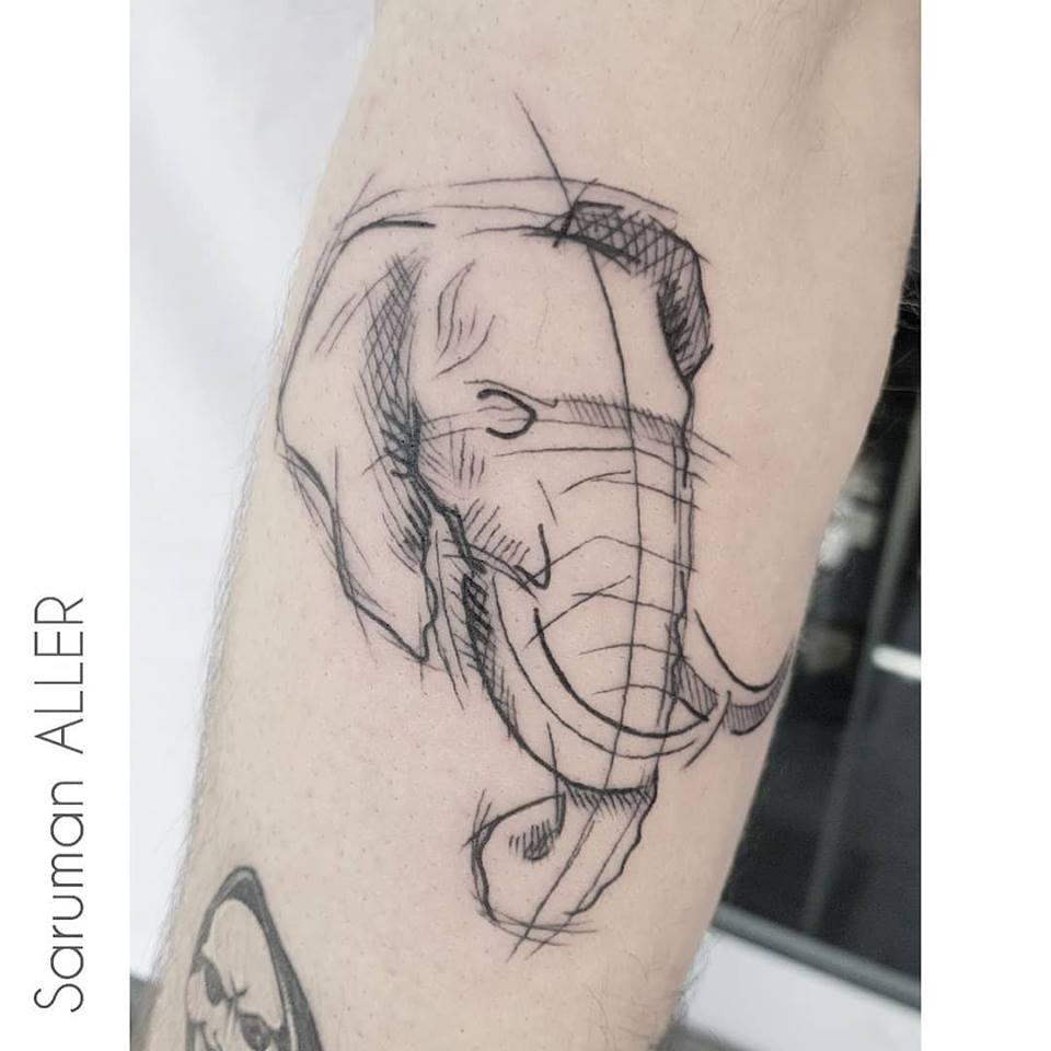 Tatuaje minimalista elefante - Circe Tattoo