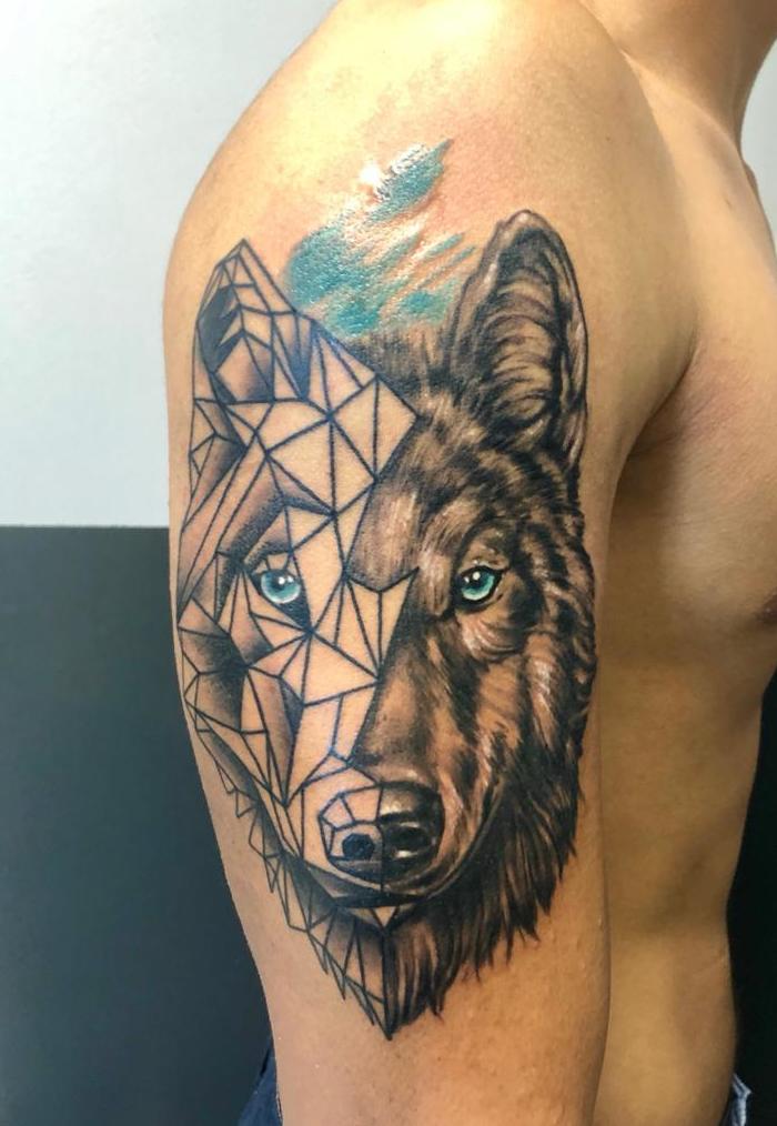 Tatuaje lobo mitad estilo realismo mitad minimalista con líneas finas en el brazo