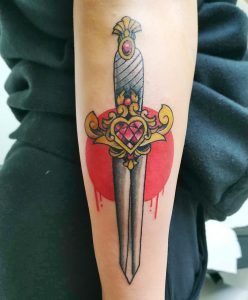 tatuajes dagas old school