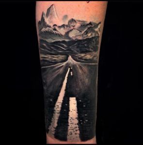 Tattoo paisaje carretera