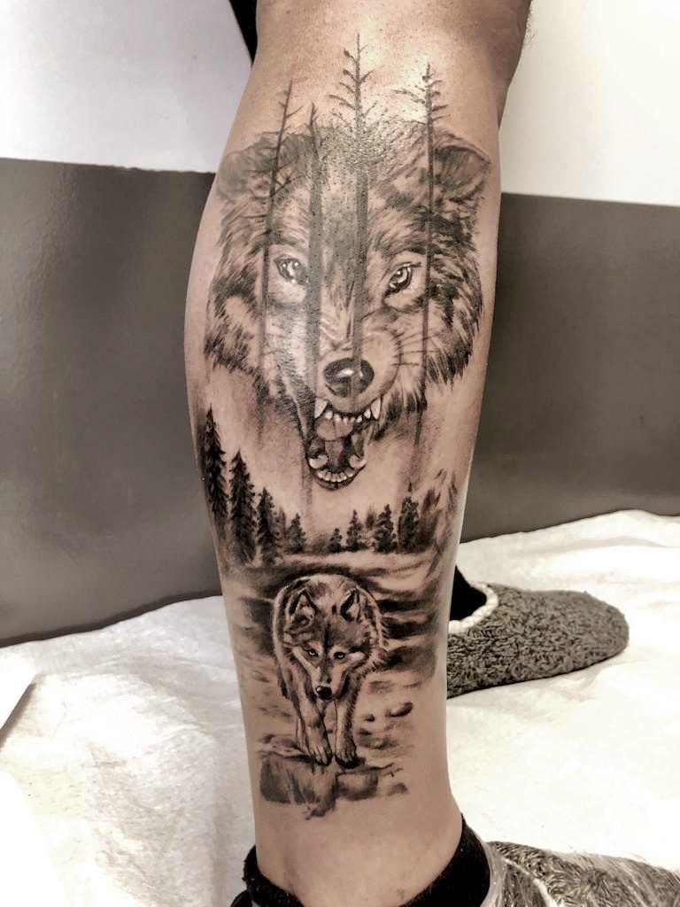 tatuaje de lobo solitario realista