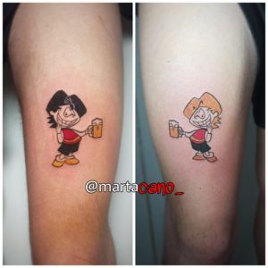 Tatuajes zipi y zape en la pierna estilo comic