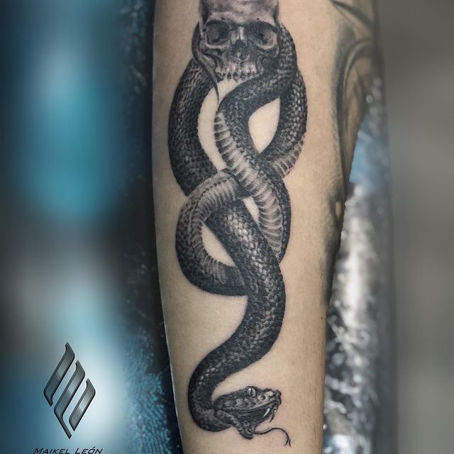 Serpiente tattoo