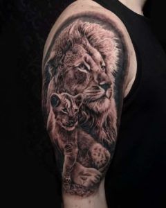 Leon Realismo Tattoo.