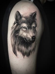 tatuaje lobo estilo realista