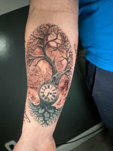 tatuaje árbol de la vida estilo realista