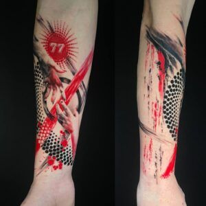 Trash polka tattoo en antebrazo