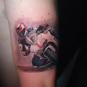 Tatuaje de Moto estilo realista