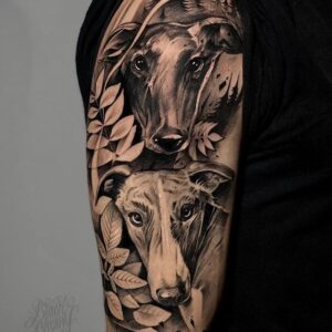 tatuaje perros galgos estilo realismo