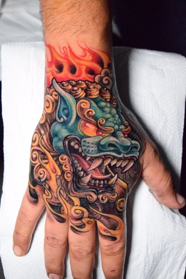 Tatuaje_ dragón_ a_ color
