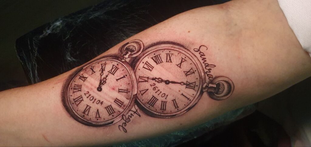 Tatuajes relojes realismo