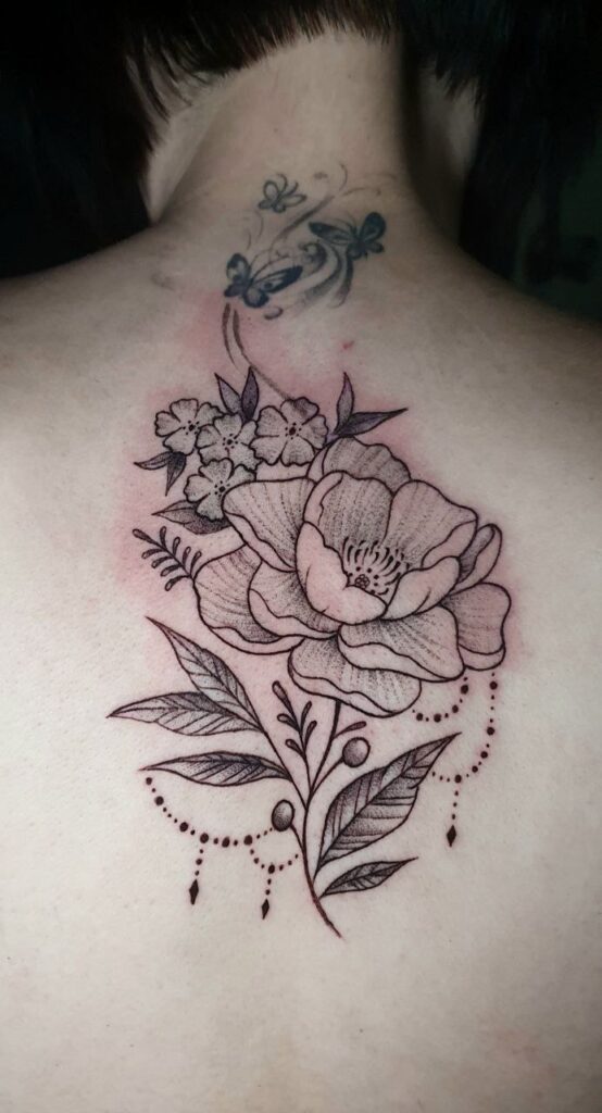 tatuaje fineline flores