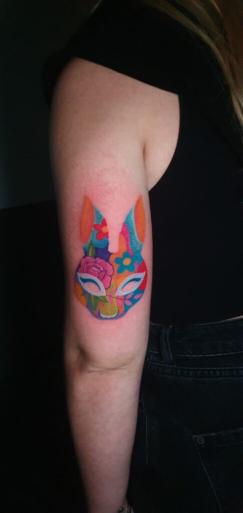 Tatuaje watercolor conejo de colores
