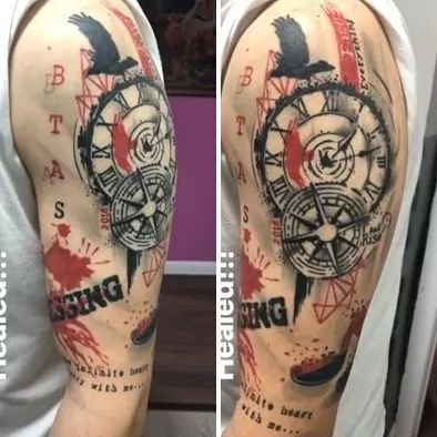 Tatuaje estilo trash polka en el brazo
