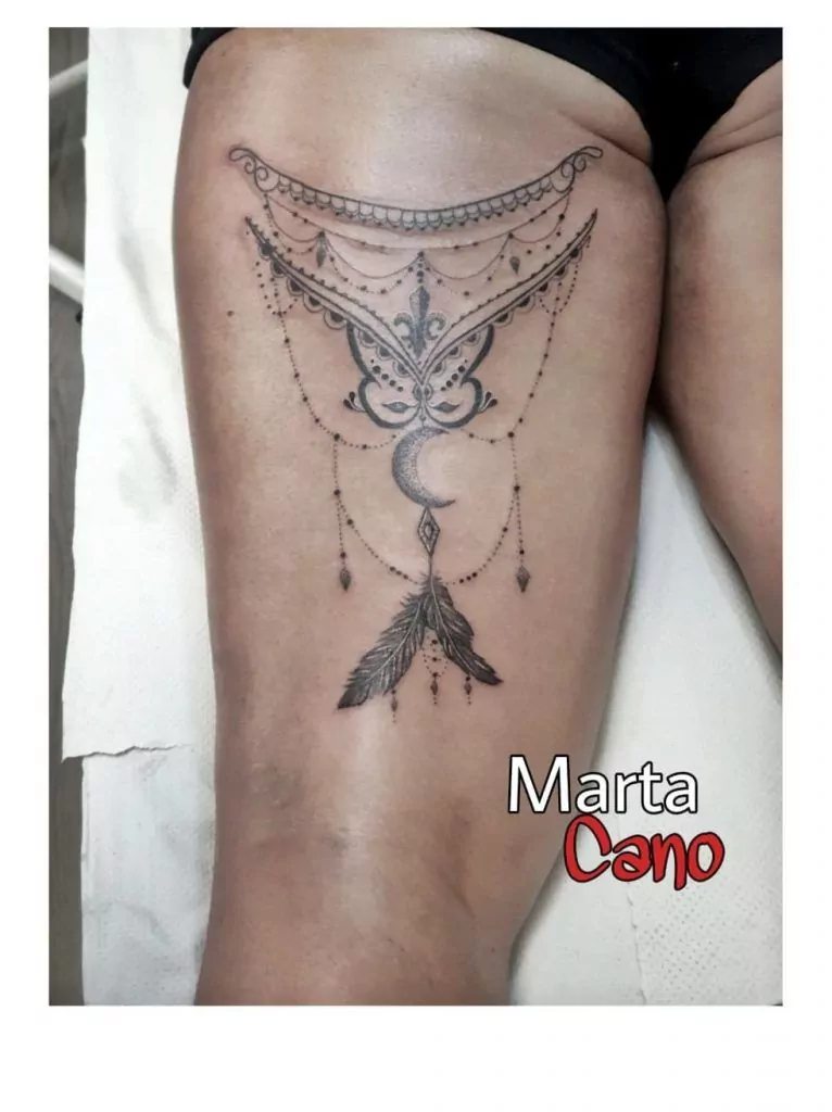 Tatuaje manda con líneas finas