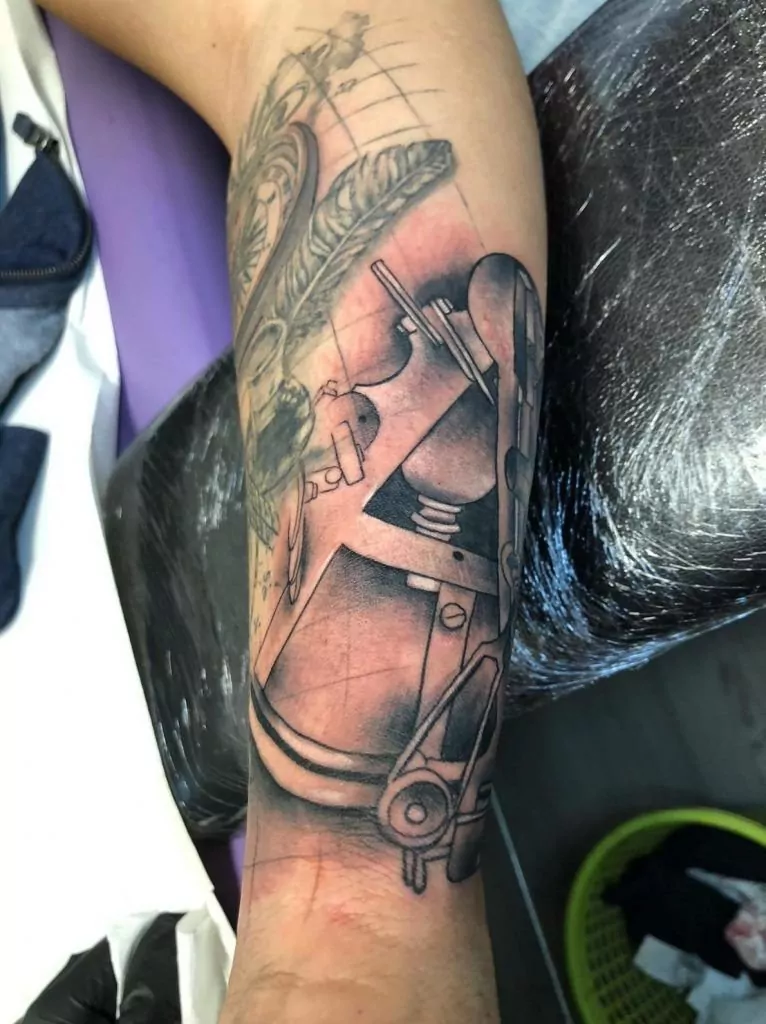 Tatuaje estilo realismo en la muñeca