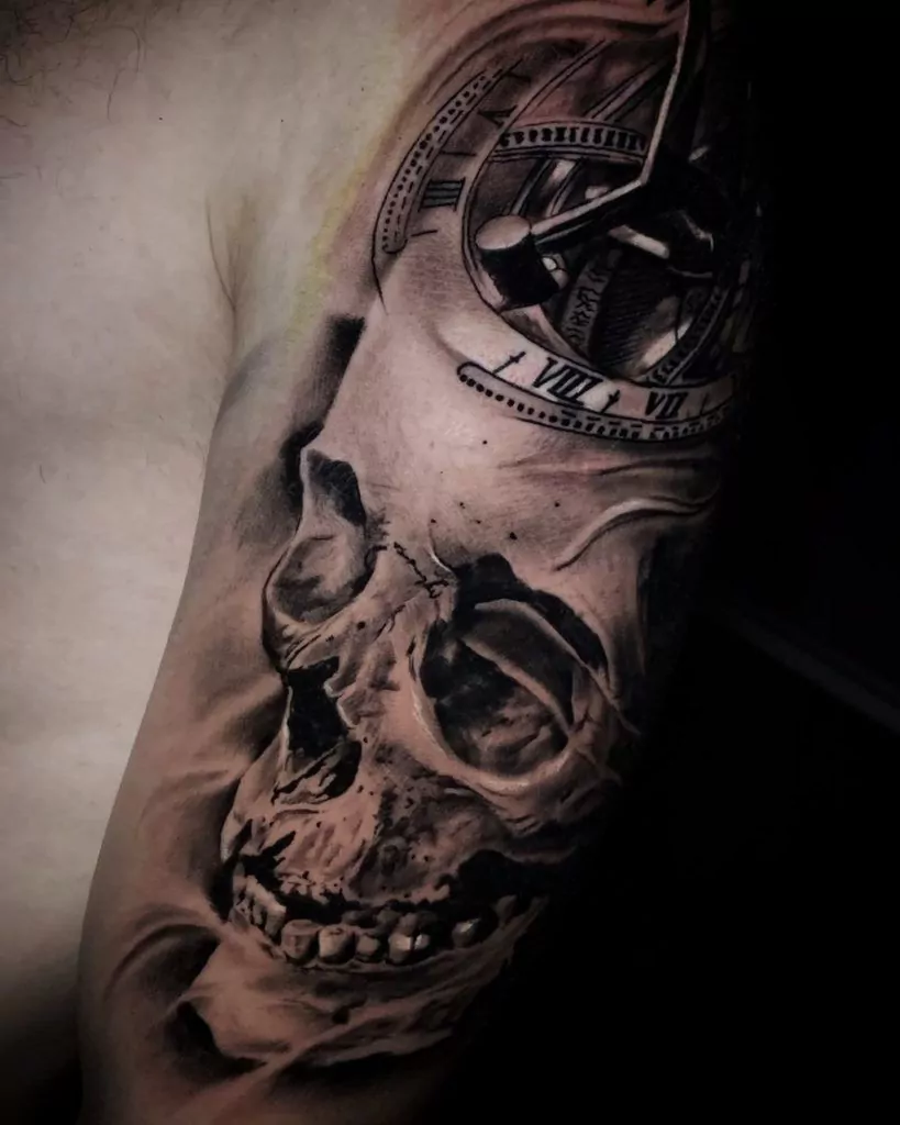 calavera con un reloj del tiempo