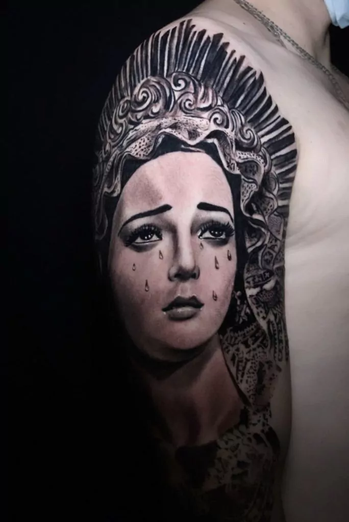 Realismo tattoo virgen