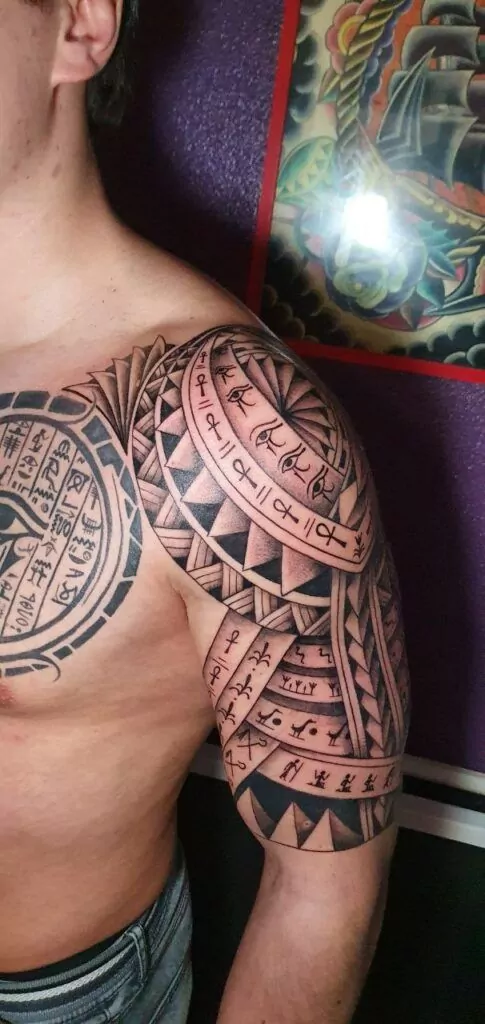 tatuajes mayas en brazo