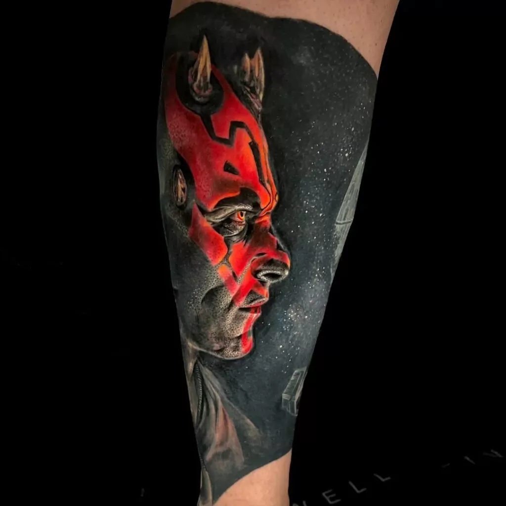 tatuaje realismo a color diablo rojo